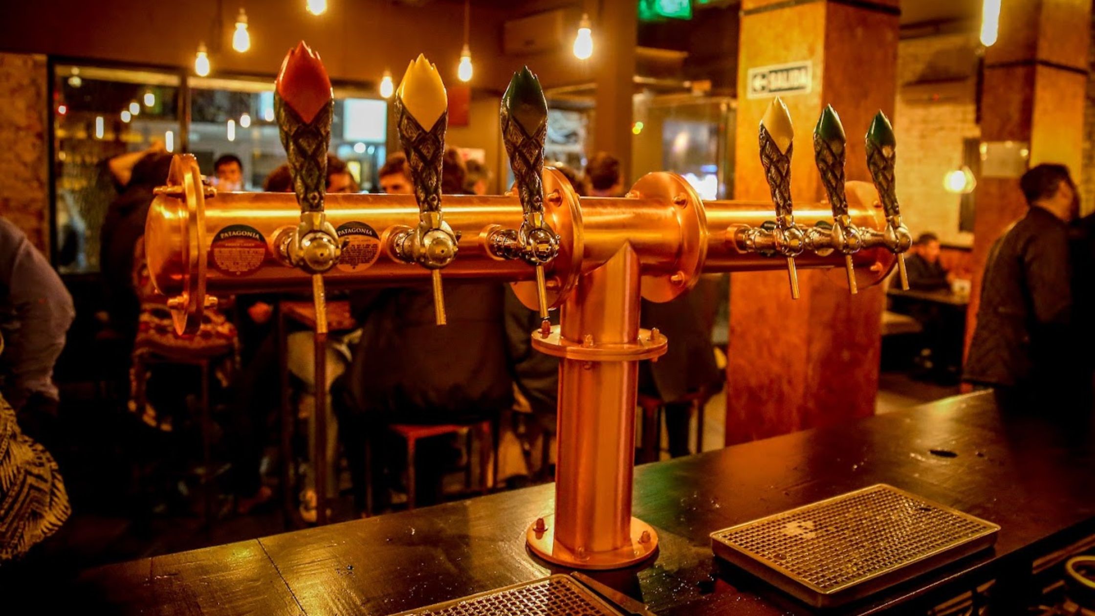 Try the different beers on tap that Distrito Federal has for you