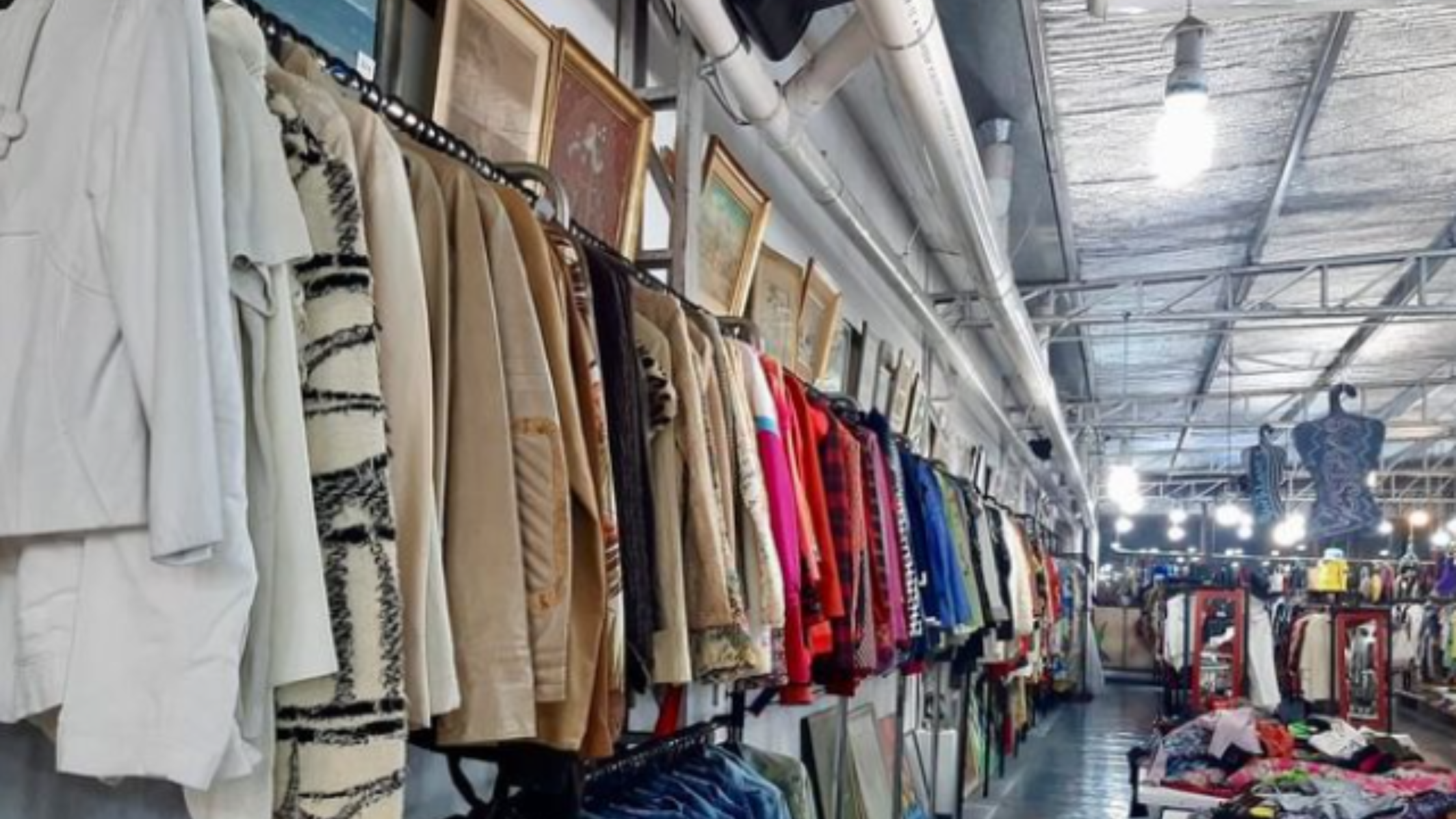 Juan Perez is the best vintage clothing store in Buenos Aires. What are you waiting for to visit it?